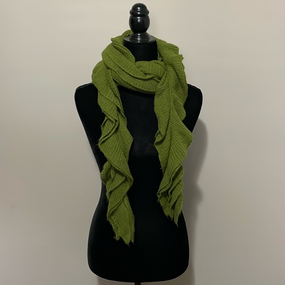 BCBGMaxAzria Green Twisted Scarf - NWOT